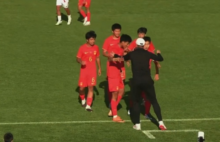 U15國足2-0意大利：周海濱9分鐘閃擊變陣，沙明造烏龍+單刀