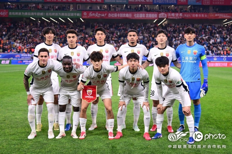 青島海牛3-1上海海港：吾米提江染紅致十人作戰(zhàn)，劉祝潤(rùn)中柱難挽敗局