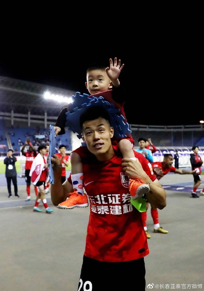 13輪追平歷史最差開局，譚龍：站得住，亞泰旗就不會倒