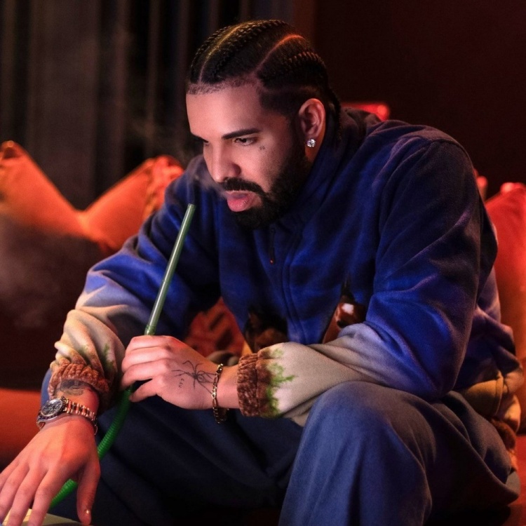 Drake新歌炮轟詹姆斯：靠換隊成就生涯，稱自己才是真男人