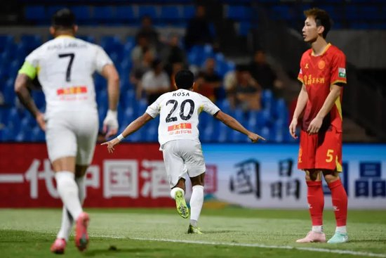 廣州豹客場(chǎng)3-1擒平果 積10分緊追第一梯隊(duì)
