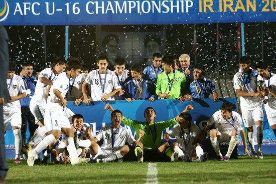 9人作戰(zhàn)2-0勝沙特，烏茲別克U17亞洲杯奪冠，三年三線突破青訓成果