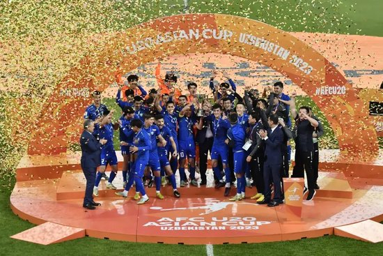 9人作戰(zhàn)2-0勝沙特，烏茲別克U17亞洲杯奪冠，三年三線突破青訓成果
