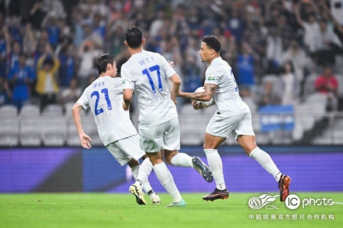 阿代米閃擊 卡爾采夫點射 深圳客場2-1終結(jié)申花不敗