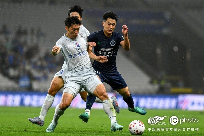 阿代米閃擊 卡爾采夫點射 深圳客場2-1終結(jié)申花不敗