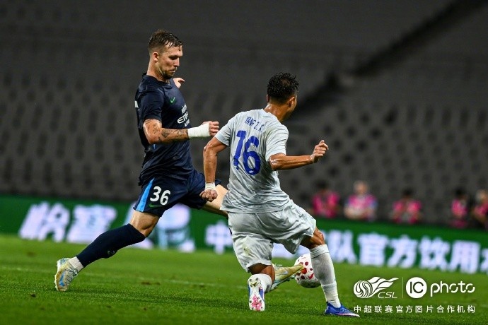 阿代米閃擊 卡爾采夫點射 深圳客場2-1終結(jié)申花不敗